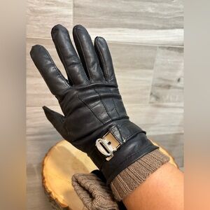 3/30$ vintage Soft black leather ladies gloves - interior lining